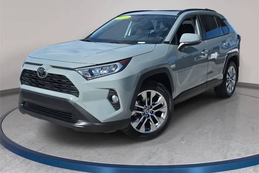 2021 Toyota RAV4 XLE Premium photo 1