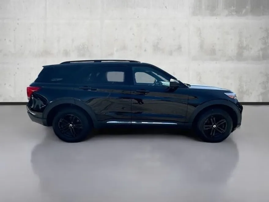 2020 Ford Explorer XLT photo 1