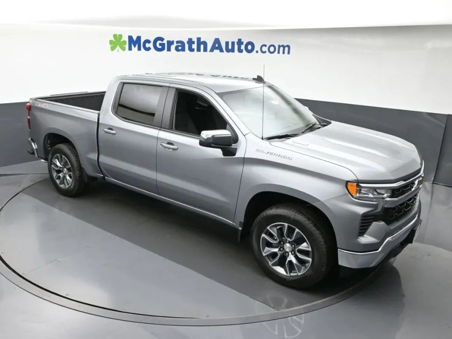 2026 Chevrolet Silverado 1500 LT photo 1