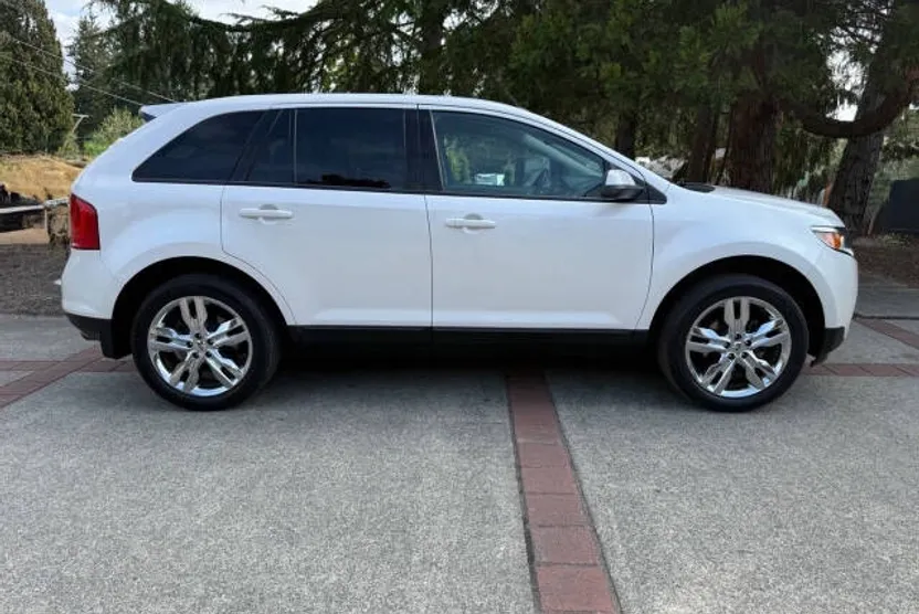 2012 Ford Edge SEL photo 1