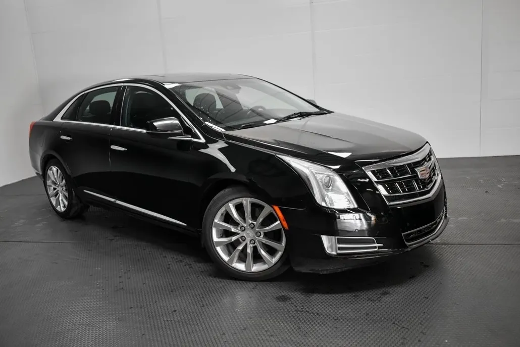 2016 Cadillac XTS Luxury photo 1
