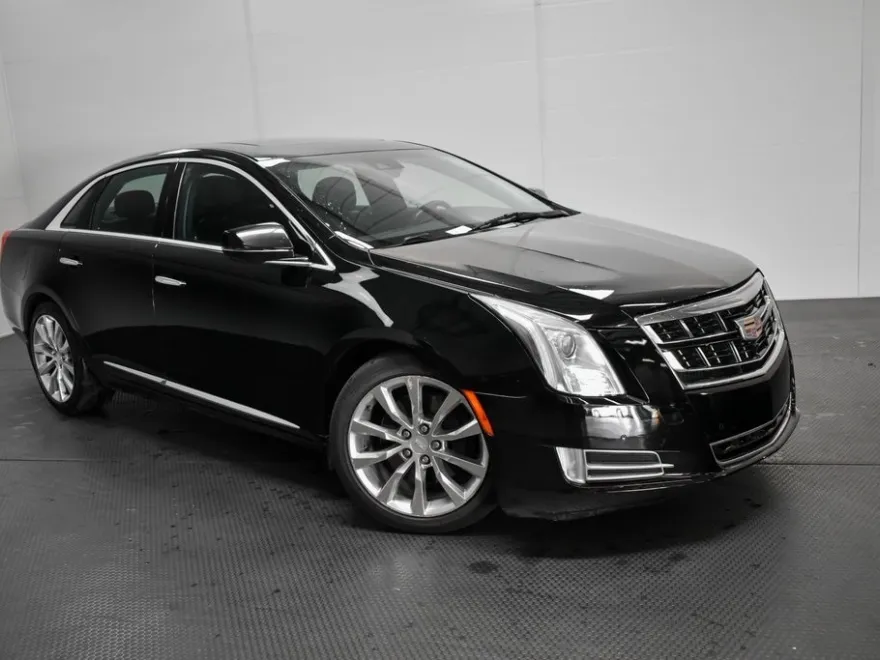 2016 Cadillac XTS Luxury photo 1