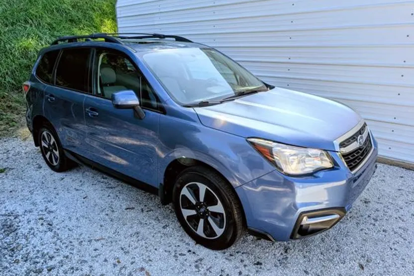 2018 Subaru Forester photo 1