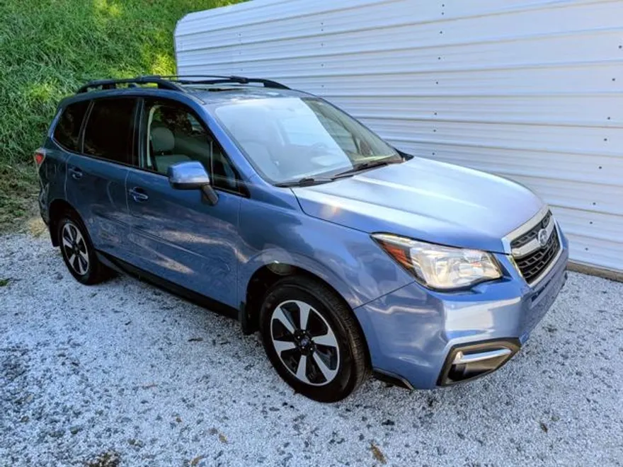 2018 Subaru Forester photo 1