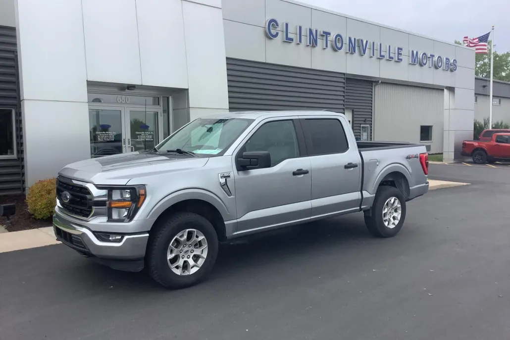 2023 Ford F-150 XLT photo 1
