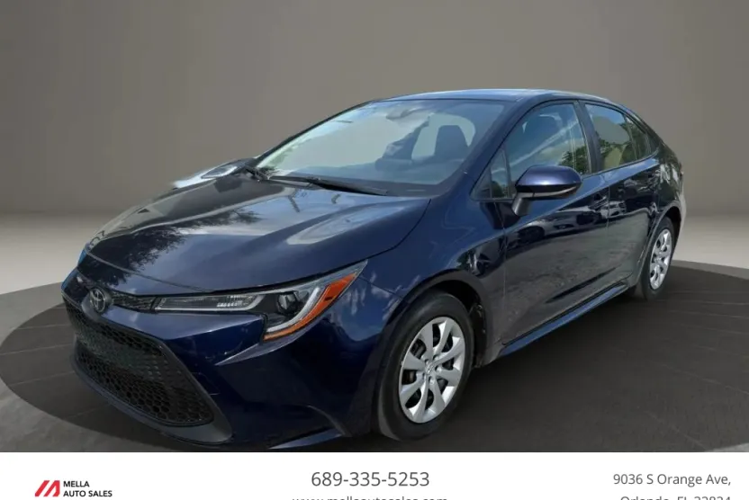 2022 Toyota Corolla LE photo 1