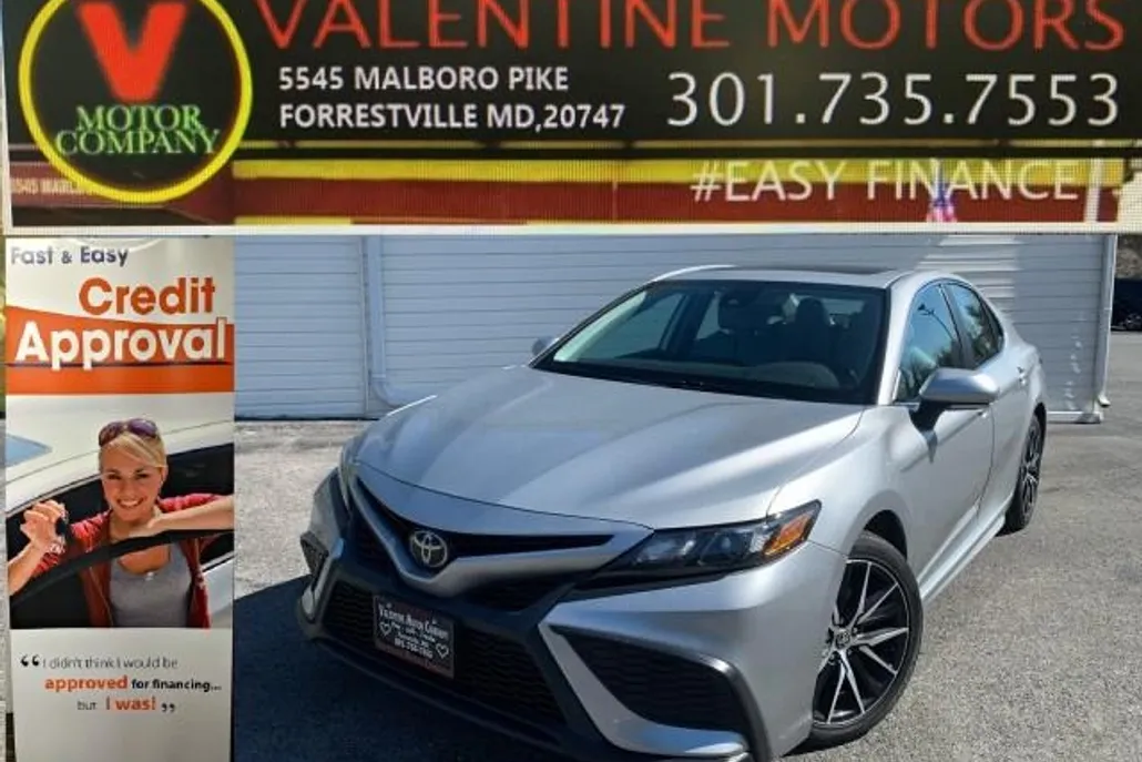2021 Toyota Camry SE photo 1