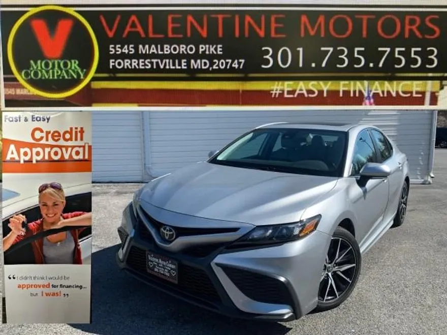 2021 Toyota Camry SE photo 1