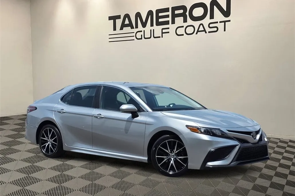 2023 Toyota Camry SE photo 1