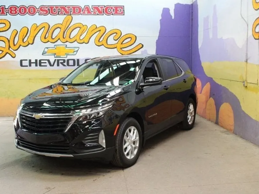 2022 Chevrolet Equinox LT photo 1