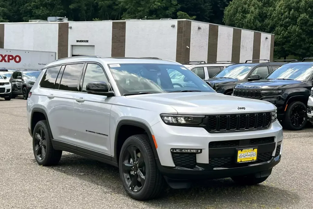 2025 Jeep Grand Cherokee L photo 1