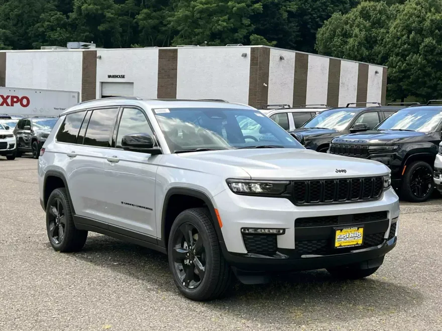 2025 Jeep Grand Cherokee L photo 1