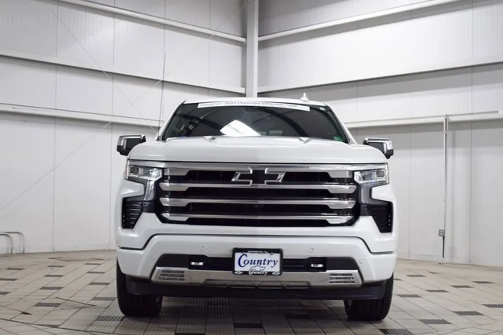 2023 Chevrolet Silverado 1500 High Country photo 1
