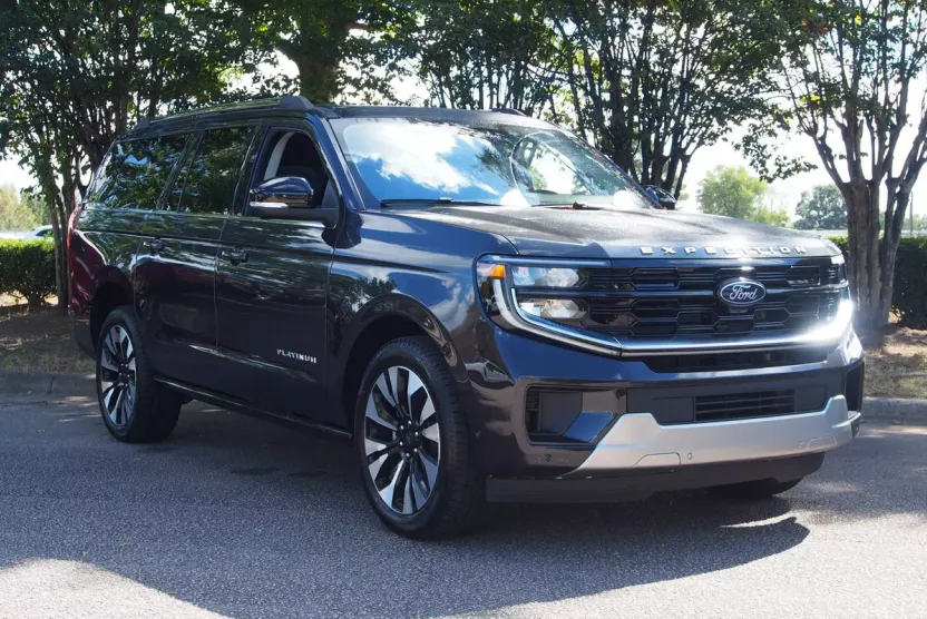 2025 Ford Expedition MAX Platinum photo 1