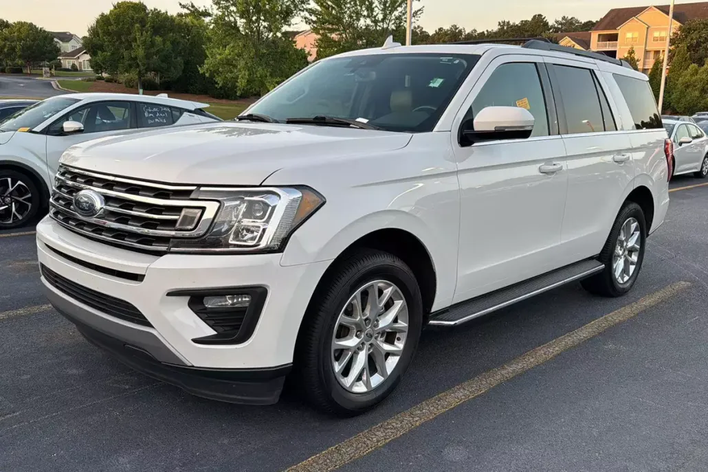 2021 Ford Expedition XLT photo 1
