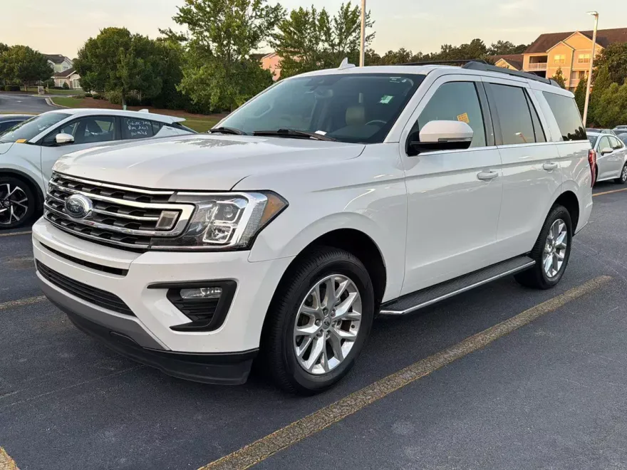 2021 Ford Expedition XLT photo 1