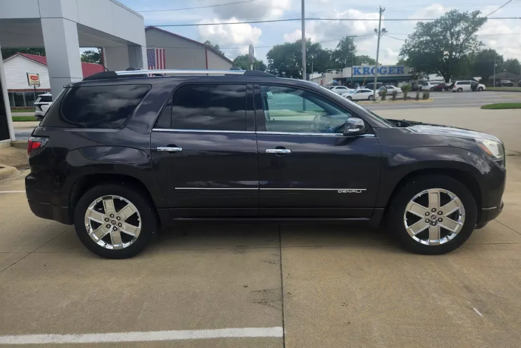 2016 Gmc Acadia Denali photo 1