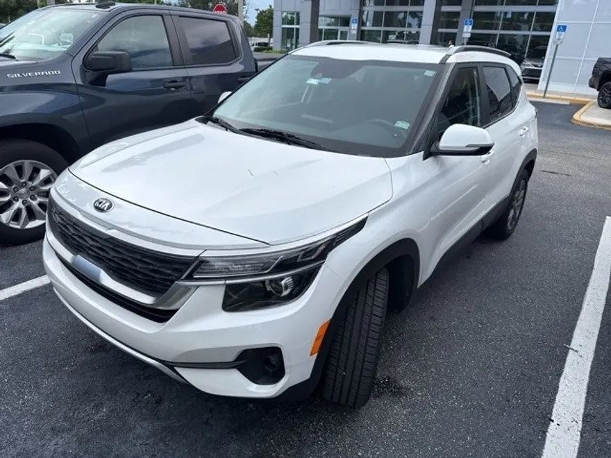 2021 Kia Seltos S photo 1