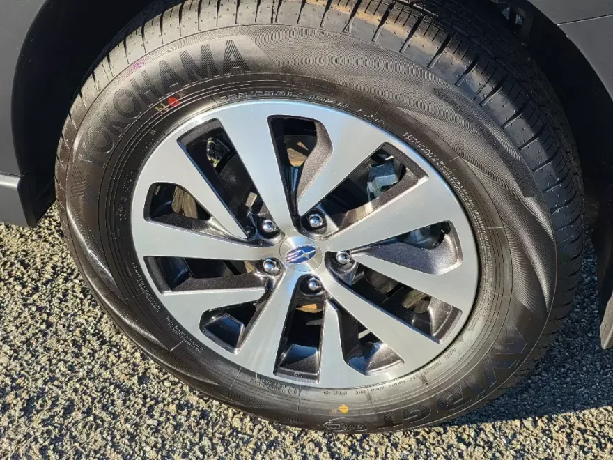 2025 Subaru Outback Premium photo 1