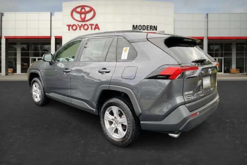2025 Toyota RAV4 XLE photo 1