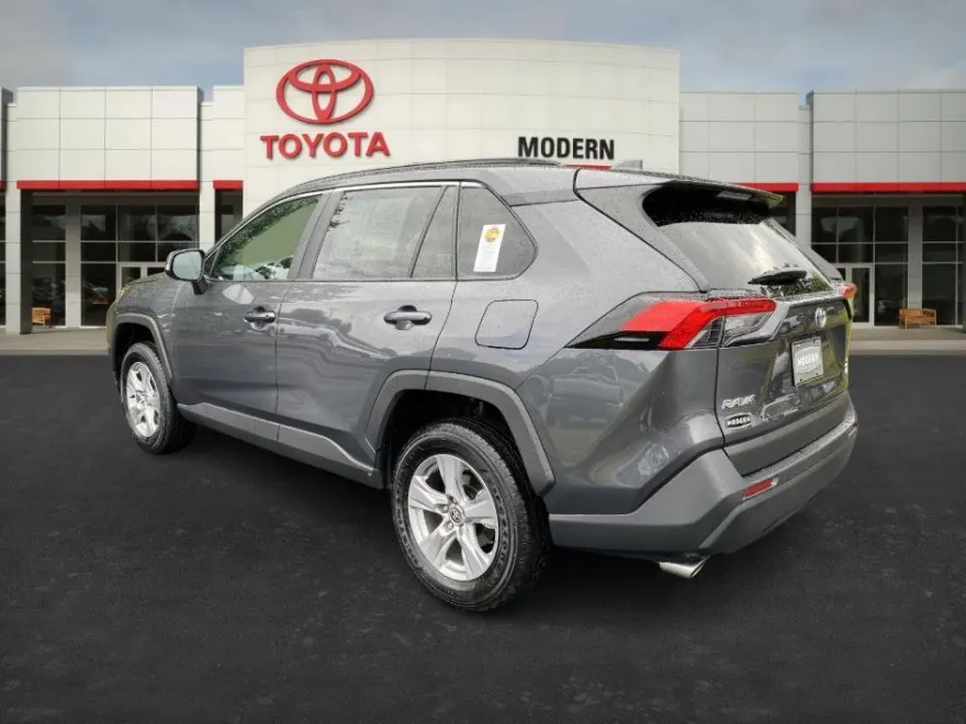 2025 Toyota RAV4 XLE photo 1