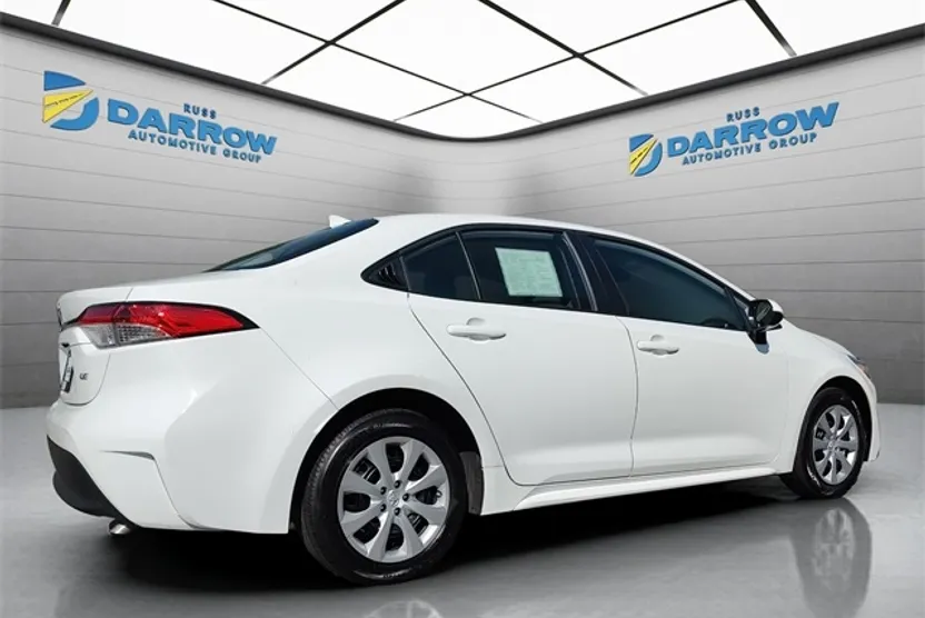 2023 Toyota Corolla LE photo 1
