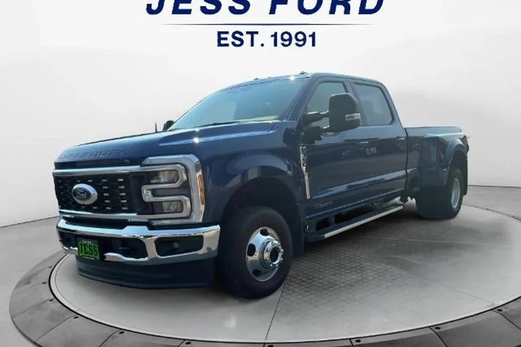 2026 Ford F-350 Lariat photo 1