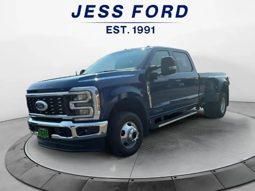 2026 Ford F-350 Lariat photo 1