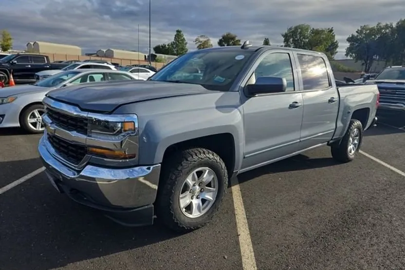 2016 Chevrolet Silverado 1500 LT photo 1