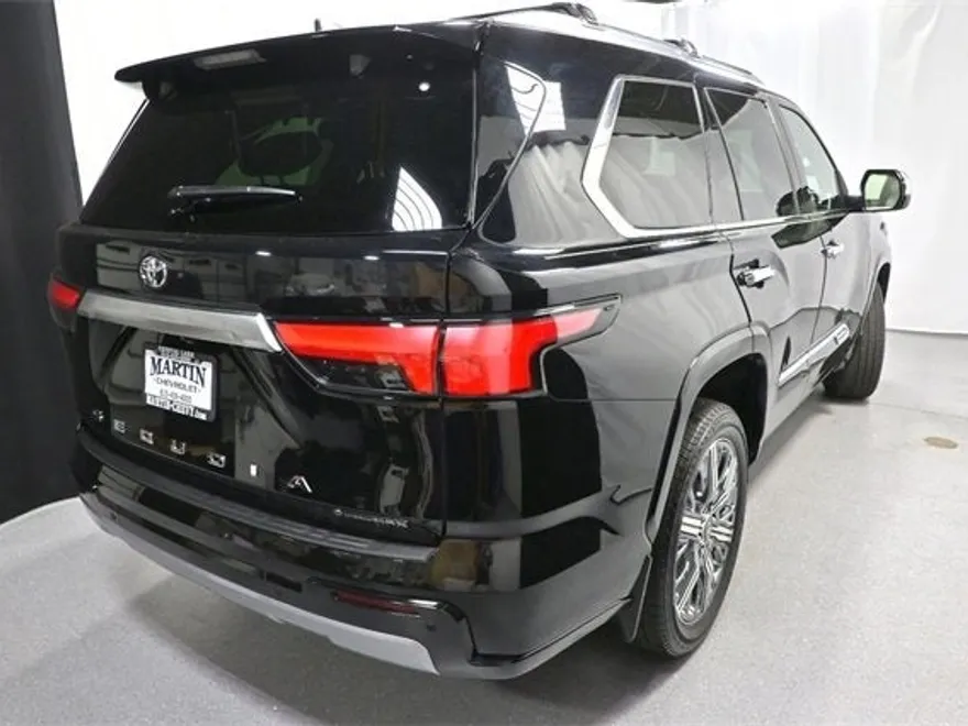 2025 Toyota Sequoia SR5 photo 1
