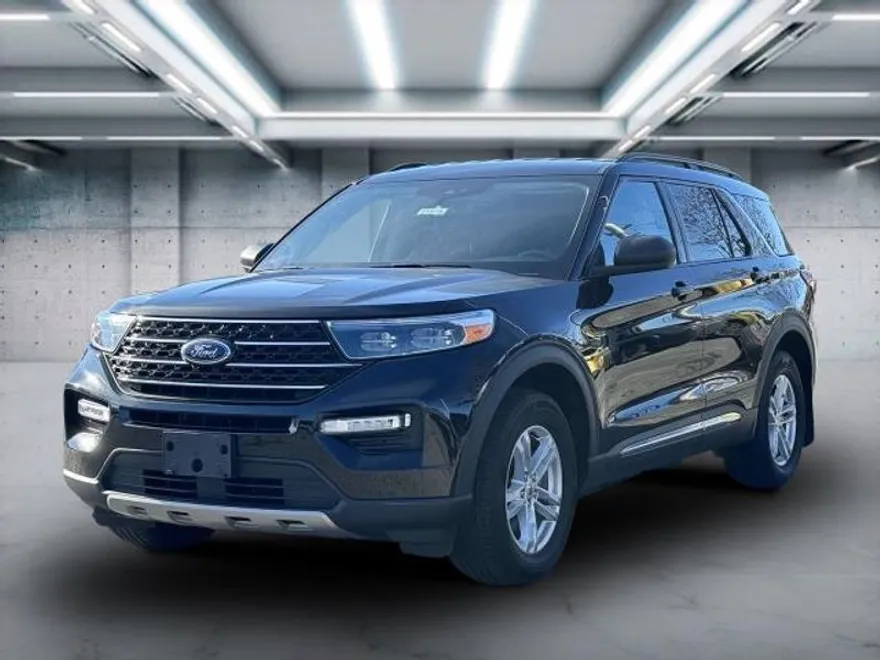 2021 Ford Explorer XLT photo 1
