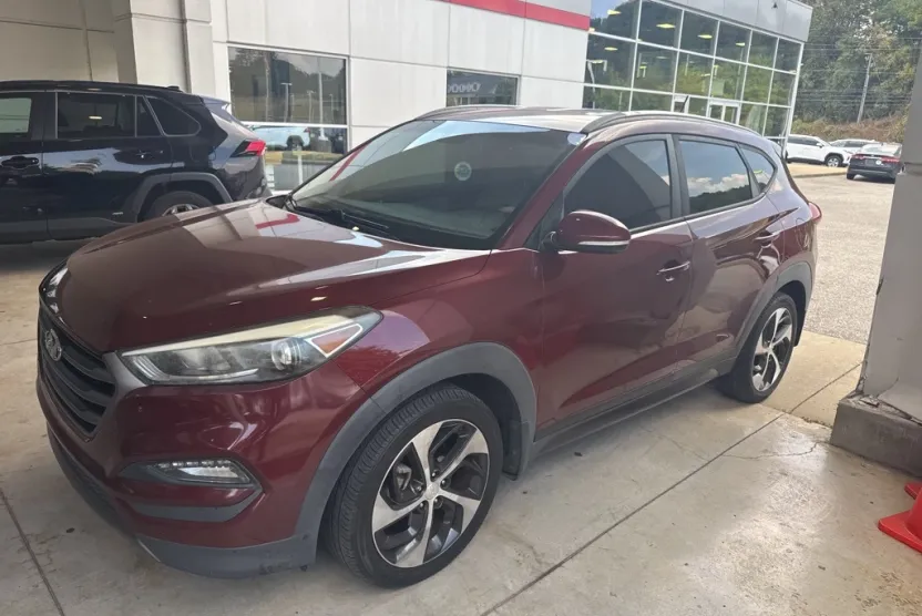 2016 Hyundai Tucson Sport photo 1