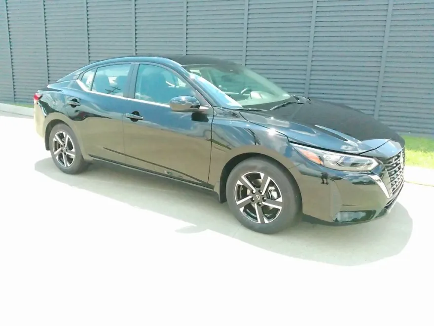 2025 Nissan Sentra SV photo 1