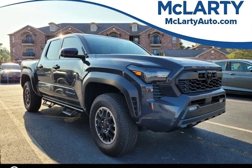 2025 Toyota Tacoma TRD Off-Road photo 1