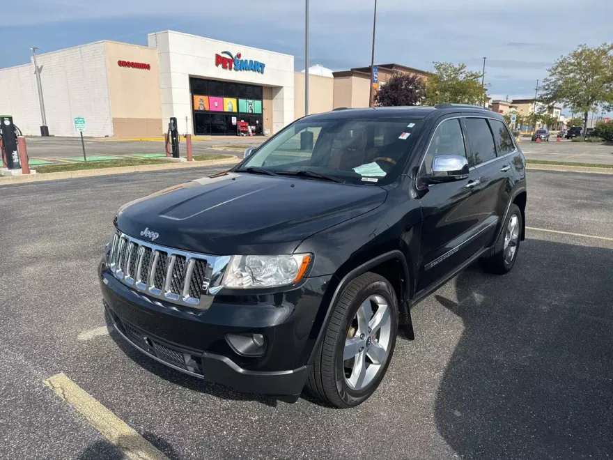 2013 Jeep Grand Cherokee Overland photo 1