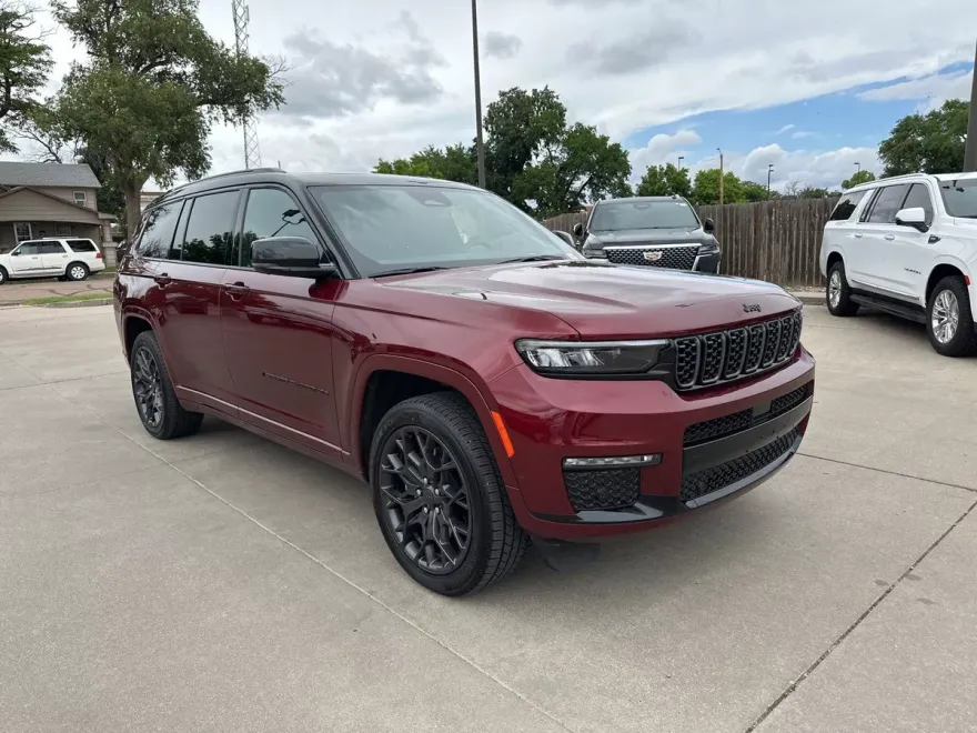 2023 Jeep Grand Cherokee L Summit photo 1