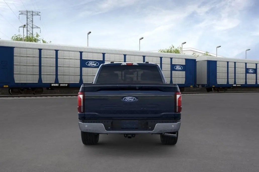 2025 Ford F-150 Lariat photo 1
