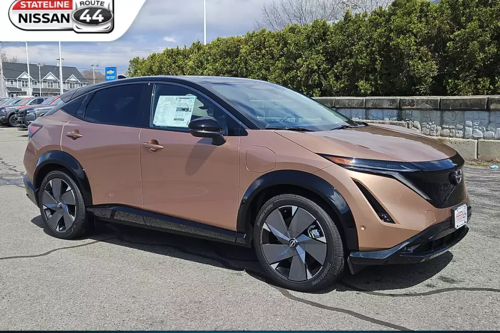 2025 Nissan ARIYA Platinum photo 1