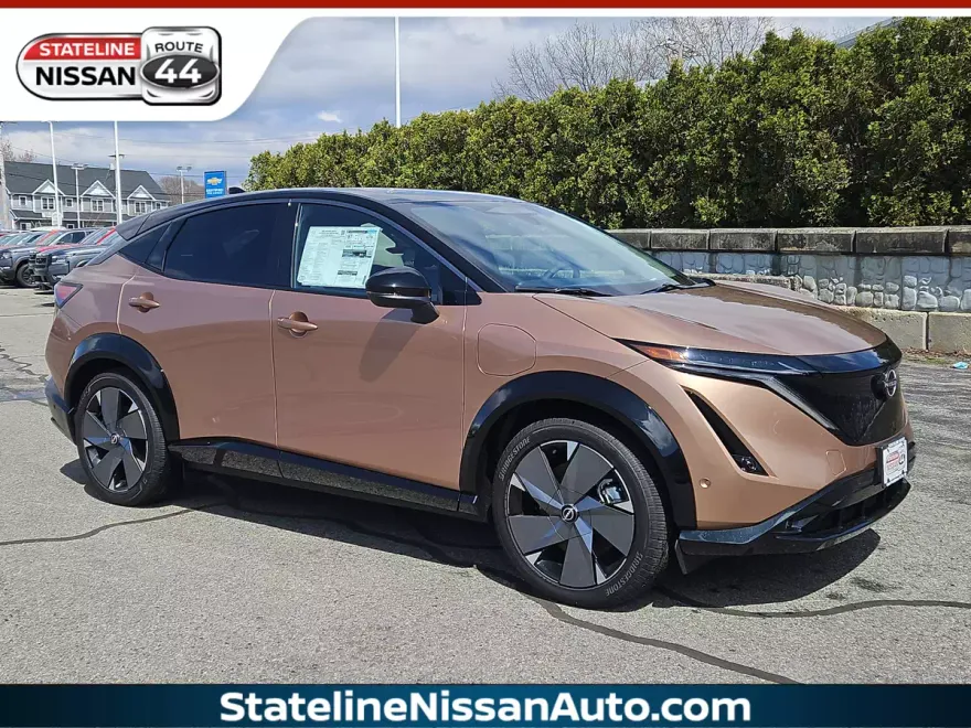 2025 Nissan ARIYA Platinum photo 1