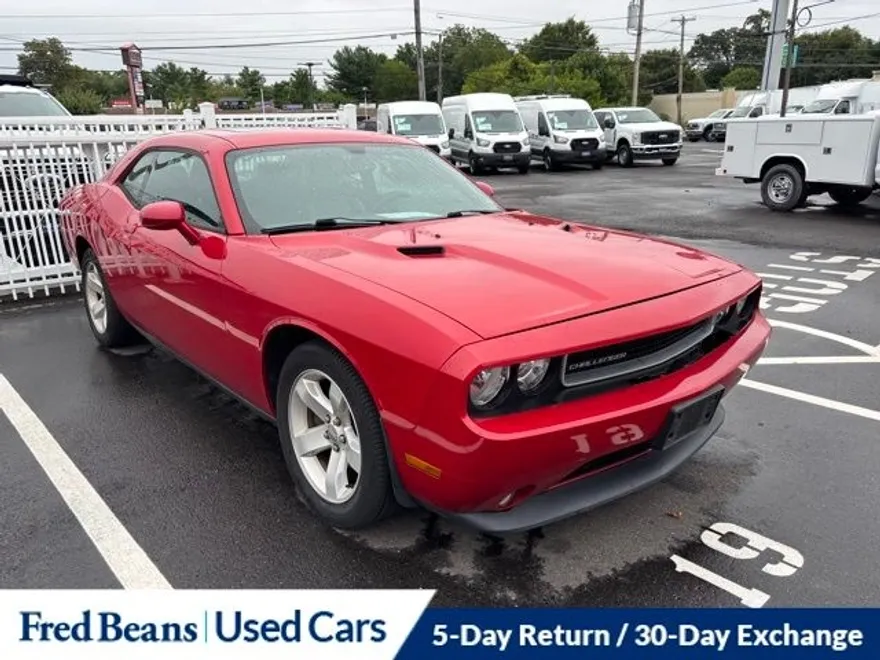 2012 Dodge Challenger SXT photo 1