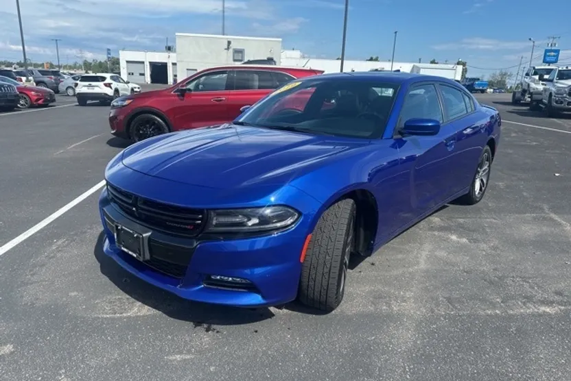 2019 Dodge Charger SXT photo 1