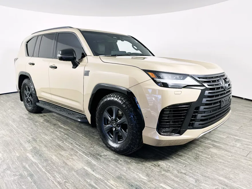 2025 Lexus LX photo 1