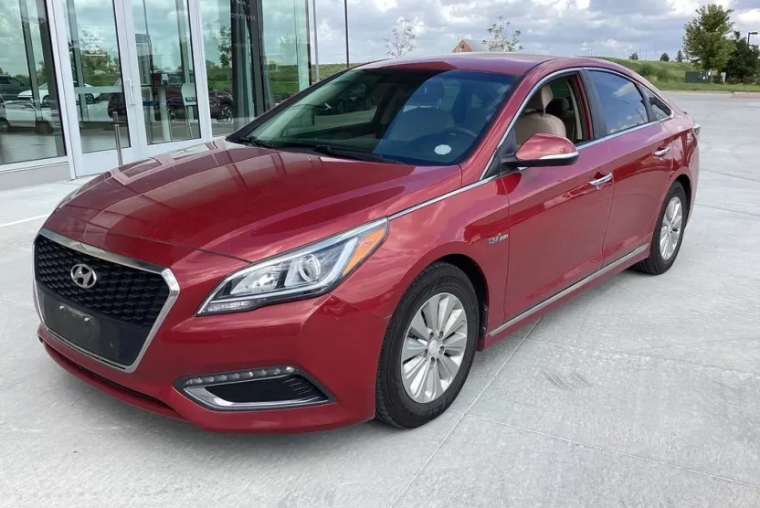 2016 Hyundai Sonata Hybrid SE photo 1