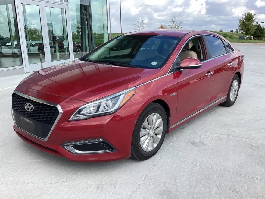 2016 Hyundai Sonata Hybrid SE photo 1