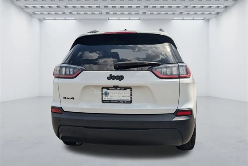 2023 Jeep Cherokee Altitude photo 1
