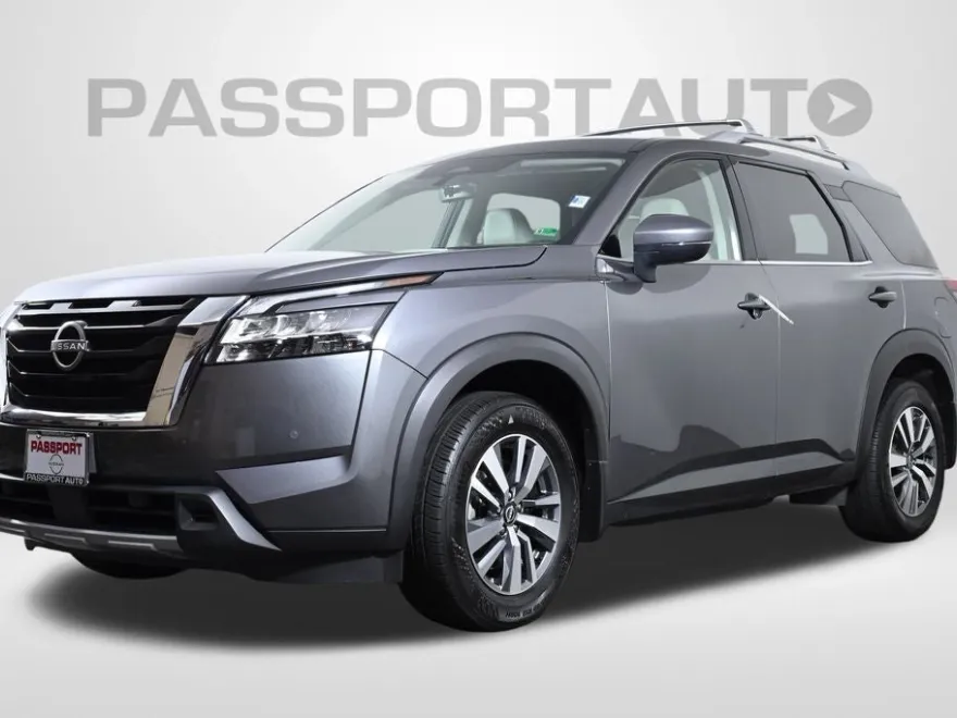 2024 Nissan Pathfinder SL photo 1