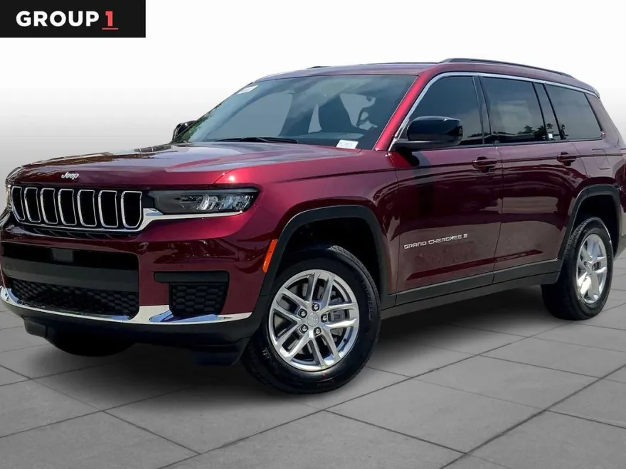 2025 Jeep Grand Cherokee Laredo photo 1