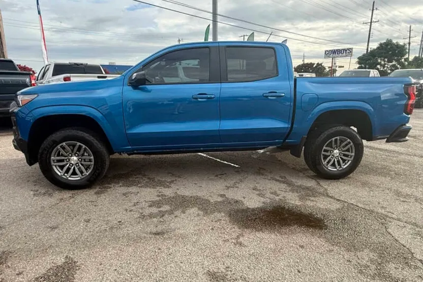 2023 Chevrolet Colorado LT photo 1