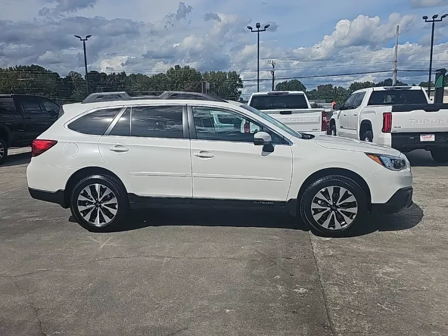 2017 Subaru Outback 2.5i photo 1