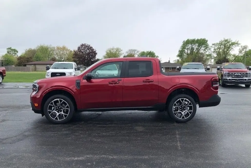 2025 Ford Maverick Lariat photo 1